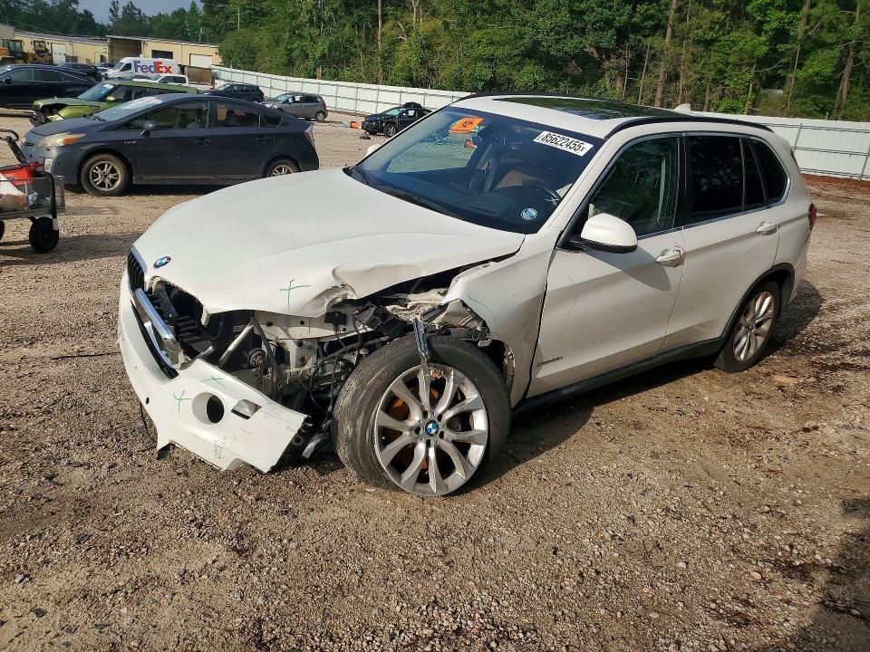 BMW X5 2016 z numerem VIN 5UXKR0C55G0S90962 - Zdjęcie z aukcji