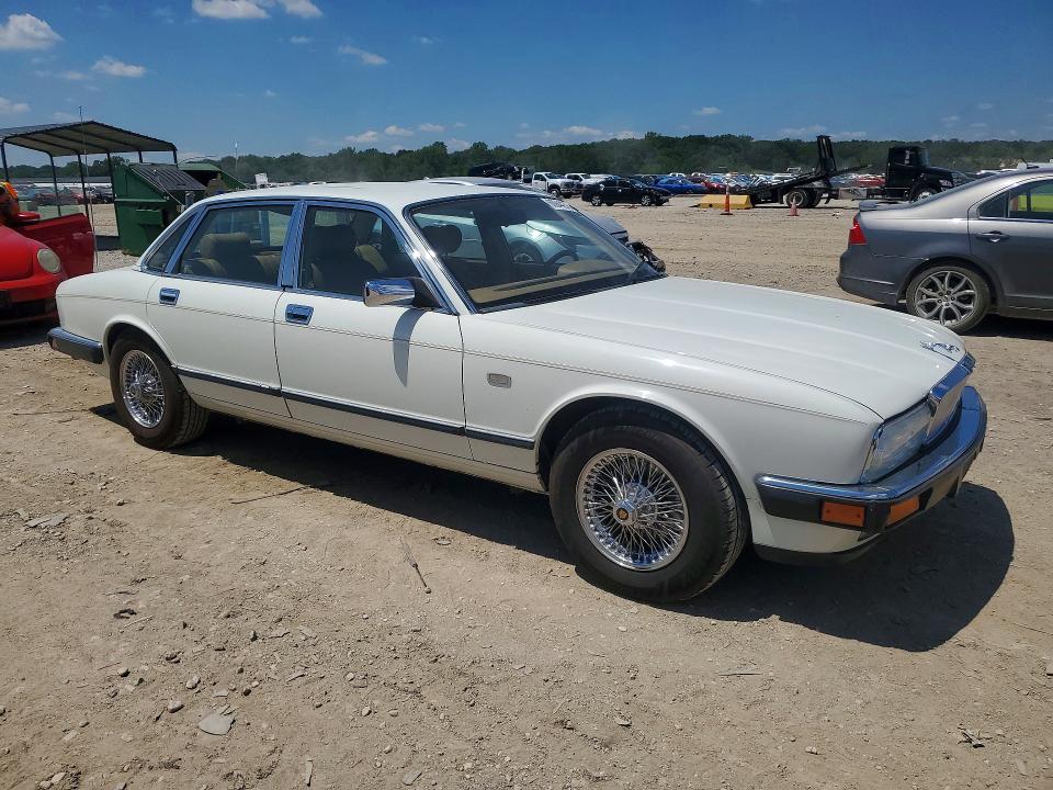 Photo 4 from auction – 1993 JAGUAR XJ6 with VIN SAJHW1745PC678558