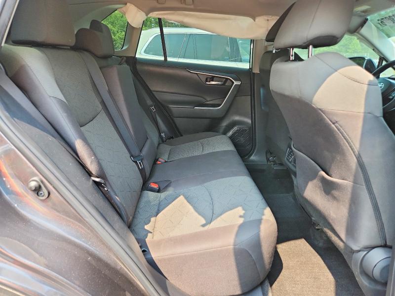 Photo 11 from auction – 2022 TOYOTA RAV4 with VIN 2T3P1RFV1NC292376
