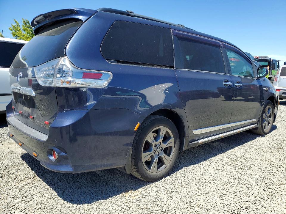 Photo 3 from auction – 2019 TOYOTA SIENNA with VIN 5TDEZ3DC8KS211383