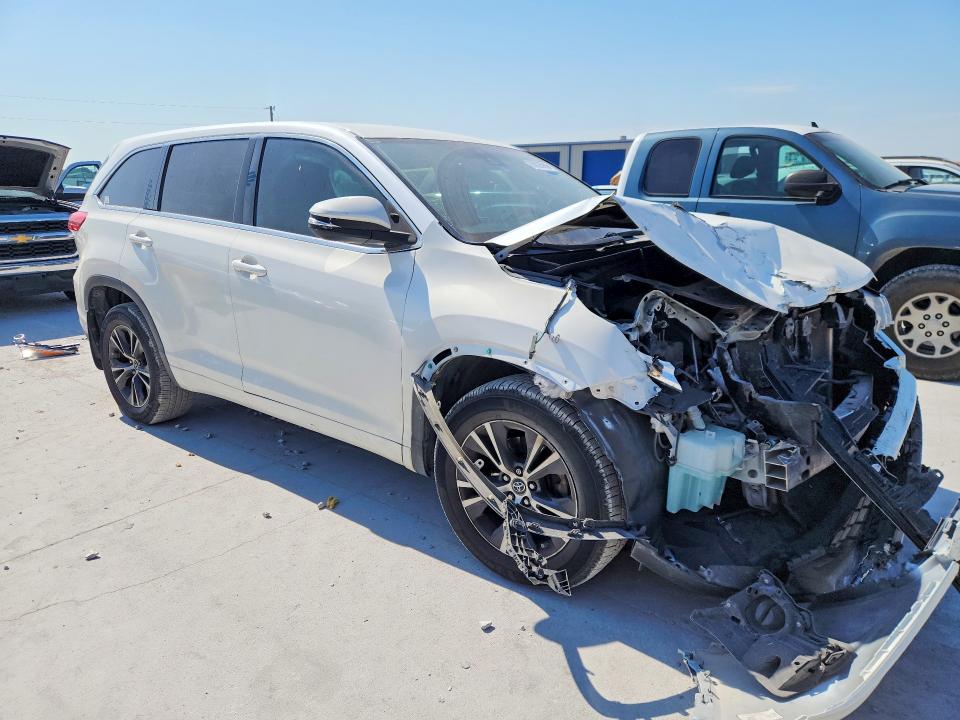 Photo 4 from auction – 2018 TOYOTA HIGHLANDER with VIN 5TDZZRFH1JS250439