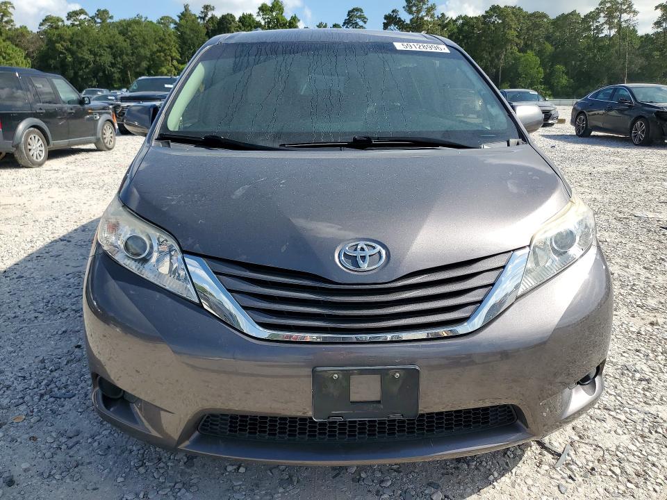 Photo 5 from auction – 2017 TOYOTA SIENNA with VIN 5TDKZ3DC1HS783438