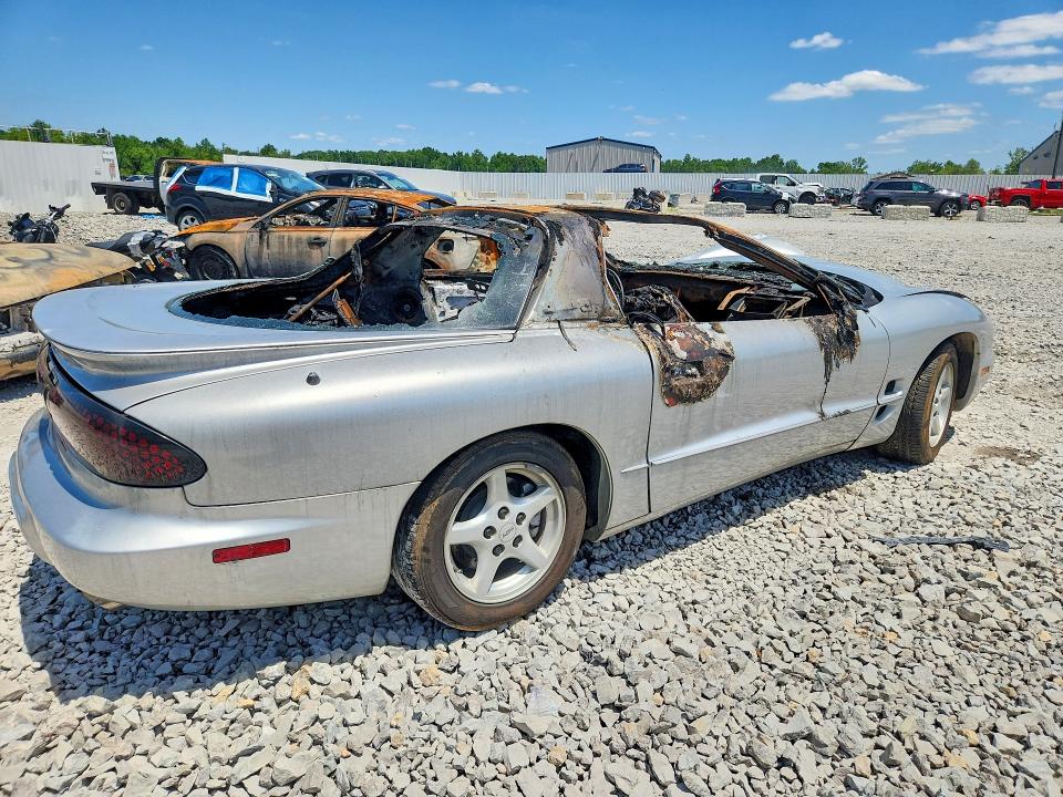 Photo 3 from auction – 2000 PONTIAC FIREBIRD with VIN 2G2FS22K3Y2107878