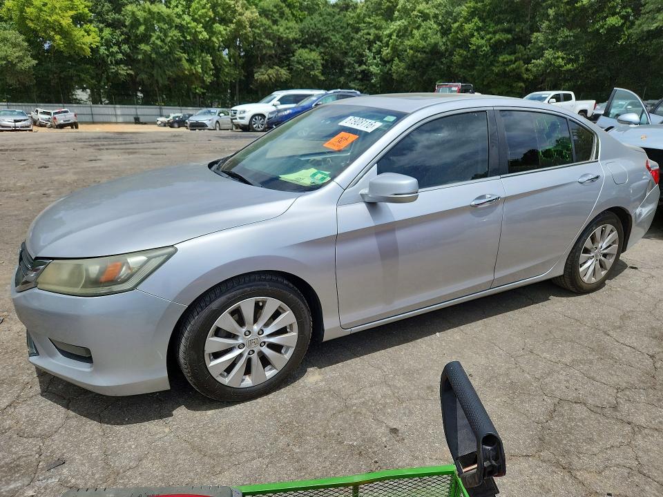 HONDA ACCORD 2015 with VIN 1HGCR2F75FA186576 - Photo from auction