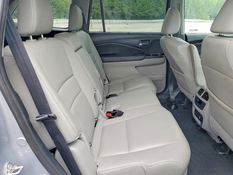 Photo 11 from auction – 2018 HONDA PILOT with VIN 5FNYF5H9XJB007865