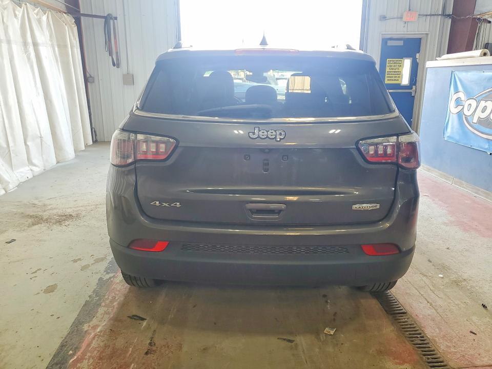 Foto 6 de la subasta – 2020 JEEP COMPASS con VIN 3C4NJDBB3LT124229