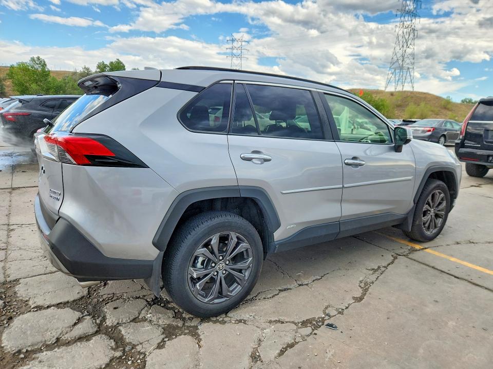 Photo 3 from auction – 2024 TOYOTA RAV4 with VIN JTMD6RFV3RD137589