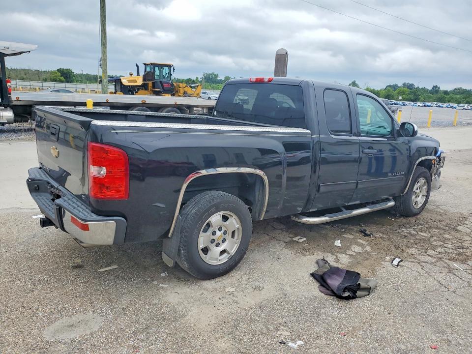 Photo 3 from auction – 2013 CHEVROLET SILVERADO with VIN 1GCRCSE0XDZ189048