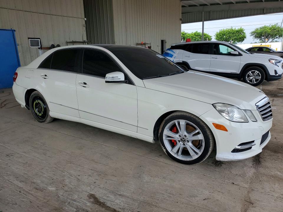 Photo 4 from auction – 2012 MERCEDES-BENZ E with VIN WDDHF8JB8CA652790