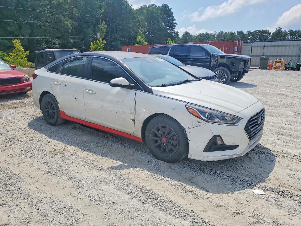 Photo 4 from auction – 2019 HYUNDAI SONATA with VIN 5NPE24AF2KH770538