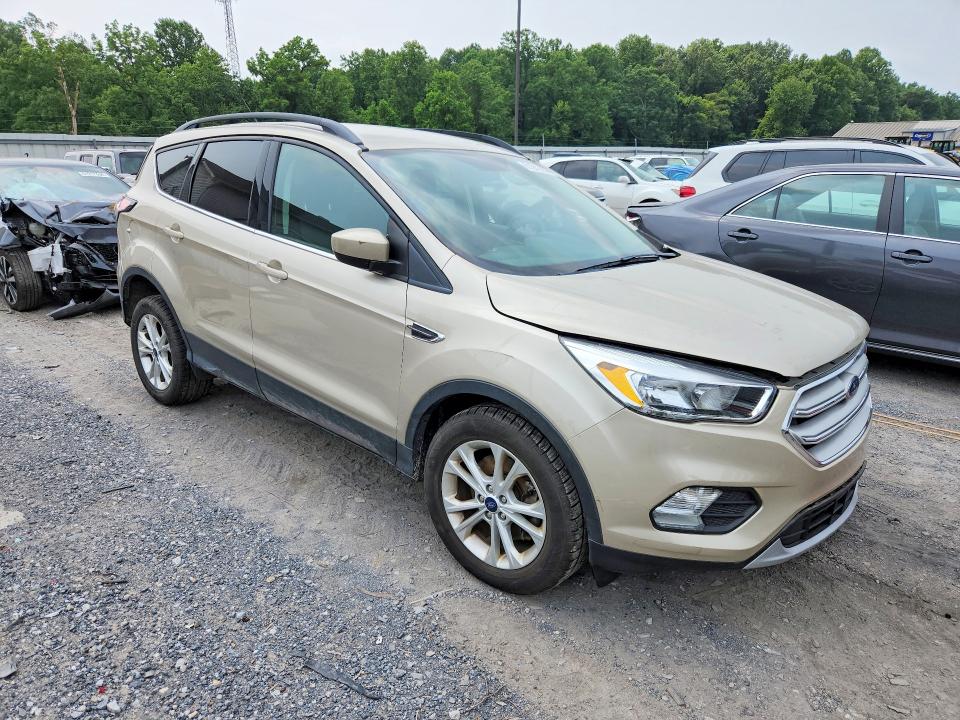 Photo 4 from auction – 2018 FORD ESCAPE with VIN 1FMCU9GD4JUD25416