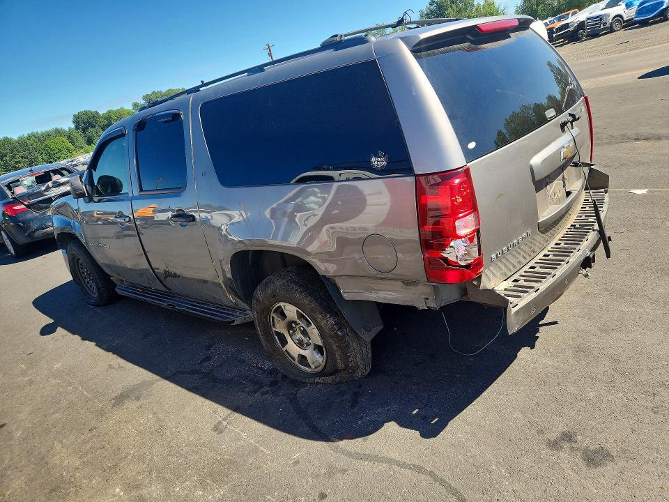 Photo 2 from auction – 2008 CHEVROLET SUBURBAN with VIN 1GNFK16348J229919