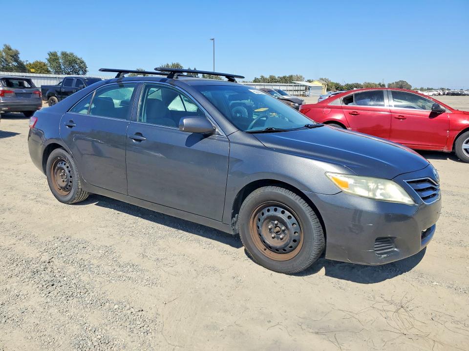 Foto 4 de la subasta – 2011 TOYOTA CAMRY con VIN 4T1BF3EK8BU709690