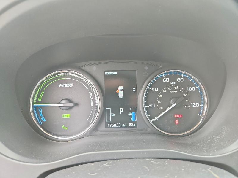 Photo 9 from auction – 2018 MITSUBISHI OUTLANDER with VIN JA4J24A5XJZ053733