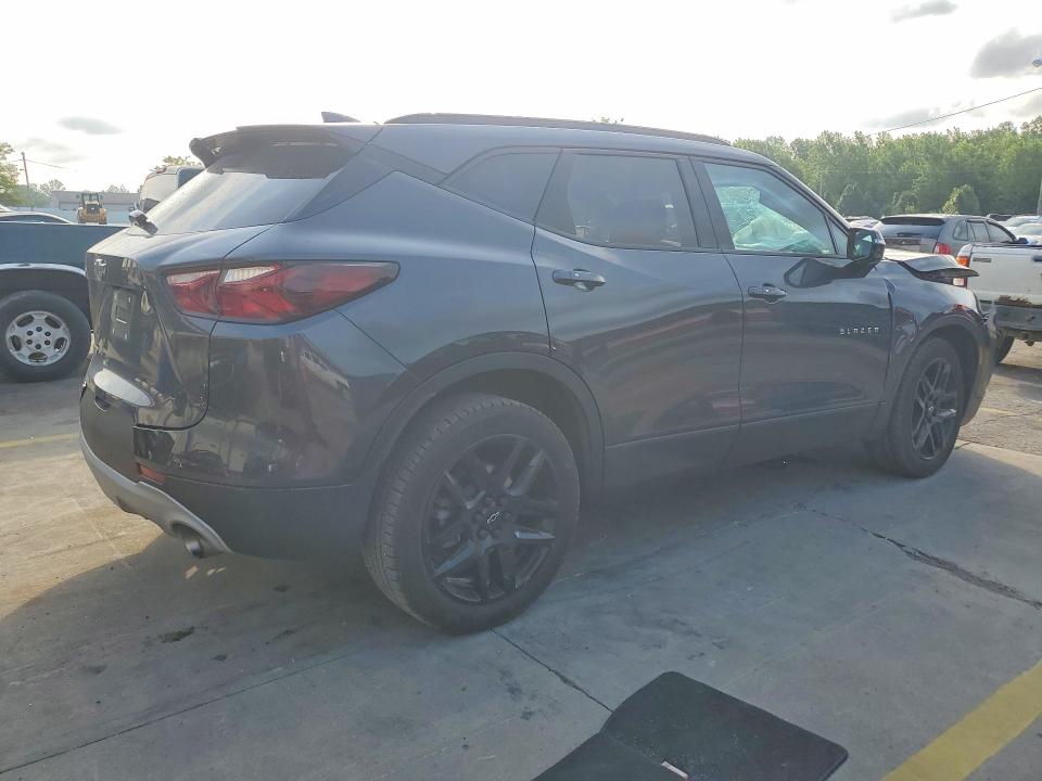 Photo 3 from auction – 2021 CHEVROLET BLAZER with VIN 3GNKBBRA8MS559246