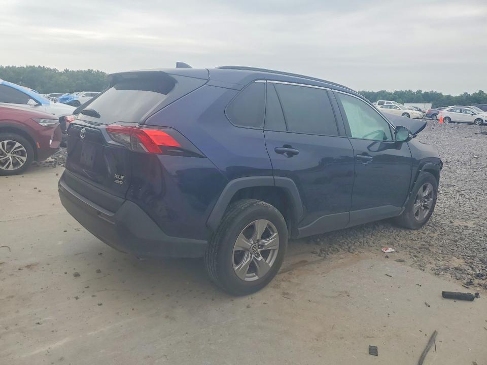 Photo 3 from auction – 2022 TOYOTA RAV4 with VIN 2T3P1RFV4NW278857