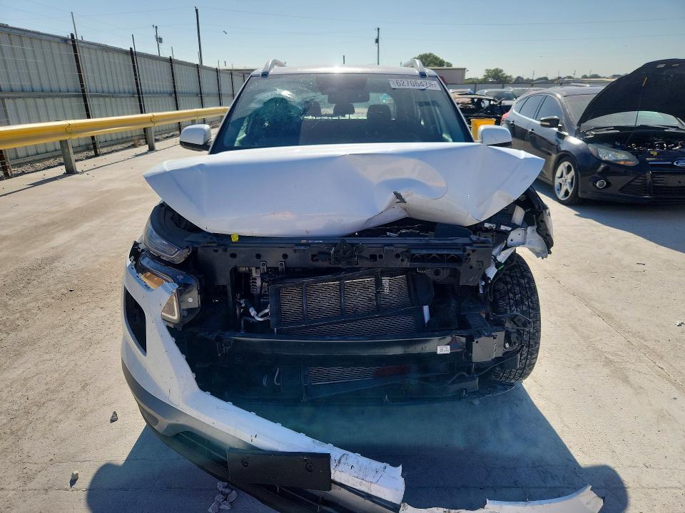 Photo 5 from auction – 2026 HYUNDAI VENUE with VIN KMHRC8A34TU461541