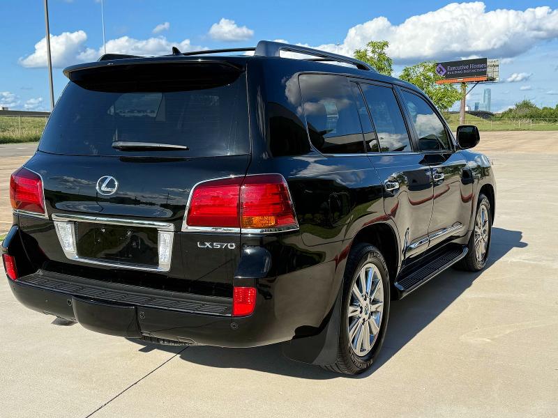 Photo 4 from auction – 2011 LEXUS LX with VIN JTJHY7AX5B4083143