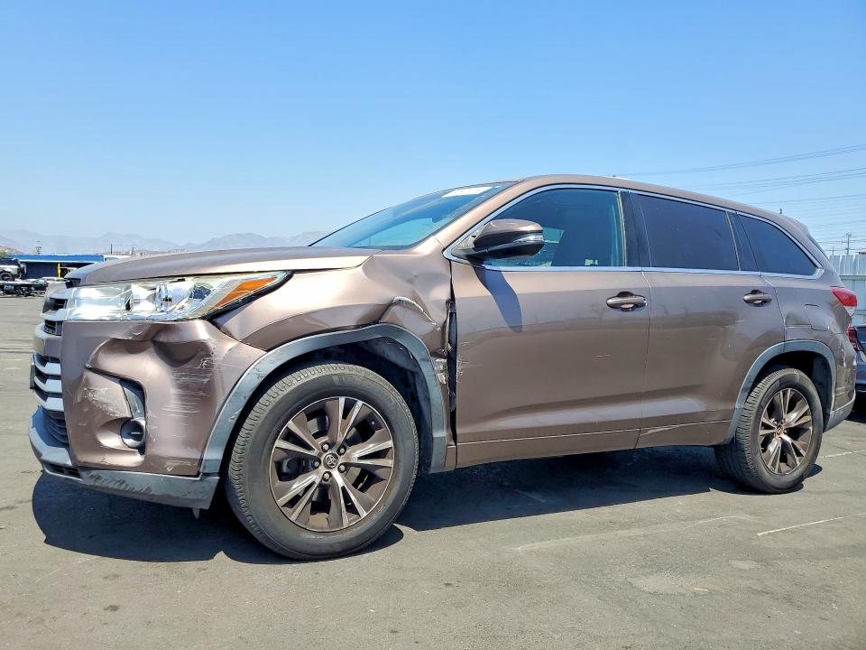 TOYOTA HIGHLANDER 2018 with VIN 5TDZARFH3JS037290 - Photo from auction