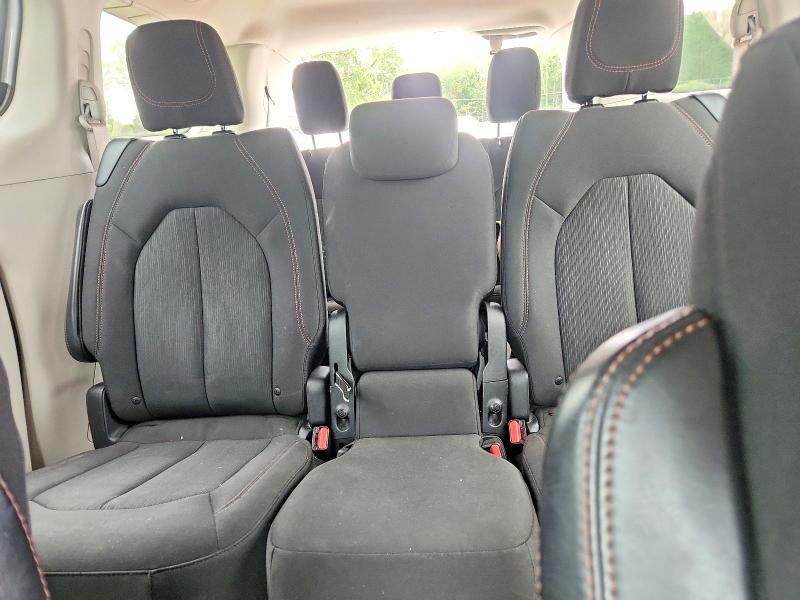 Photo 10 from auction – 2018 CHRYSLER PACIFICA with VIN 2C4RC1CG6JR227567