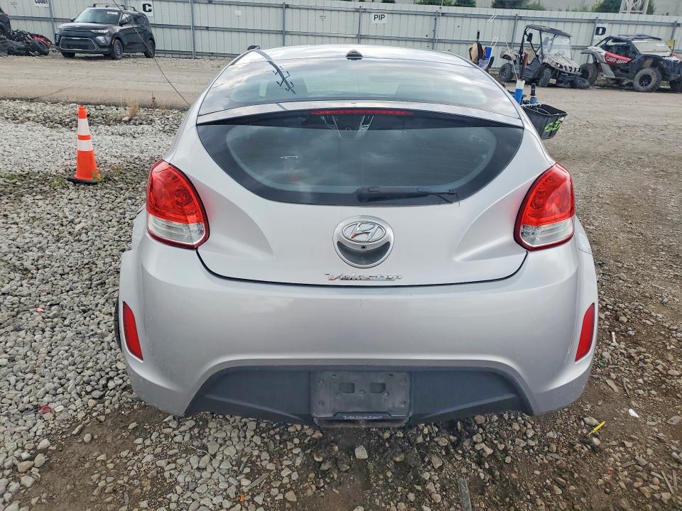 Photo 6 from auction – 2016 HYUNDAI VELOSTER with VIN KMHTC6AD7GU275565