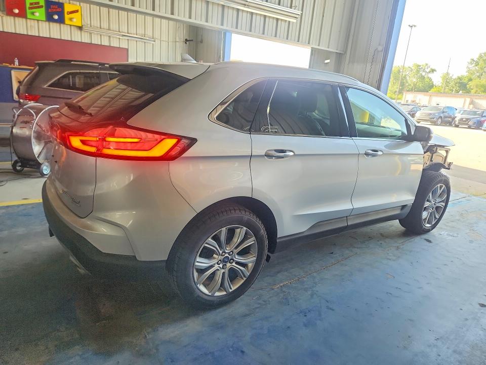 Photo 3 from auction – 2019 FORD EDGE with VIN 2FMPK4K97KBB01495