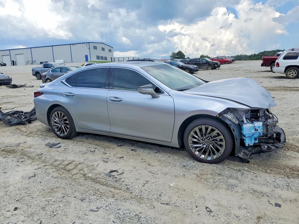 Photo 4 from auction – 2025 LEXUS ES 300H with VIN 58AFA1C19SU077290
