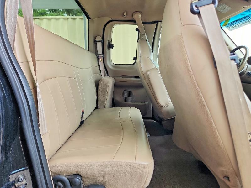 Photo 10 from auction – 2000 FORD F150 with VIN 1FTRX18W4YNA57639
