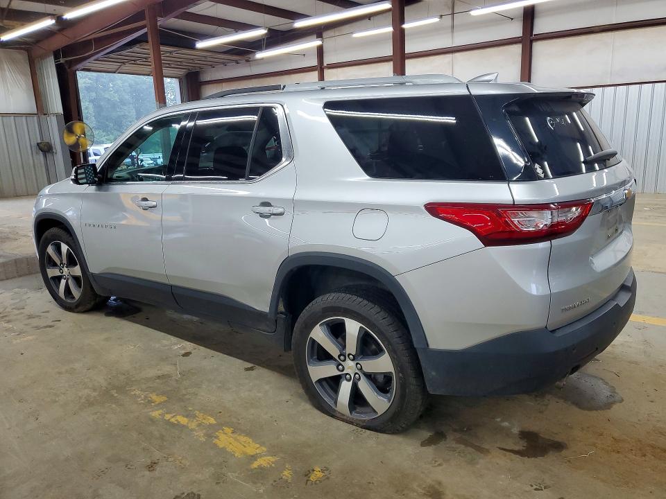 Photo 2 from auction – 2018 CHEVROLET TRAVERSE with VIN 1GNERHKW1JJ105290