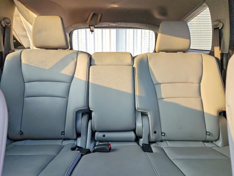 Photo 10 from auction – 2017 HONDA PILOT with VIN 5FNYF6H93HB024328