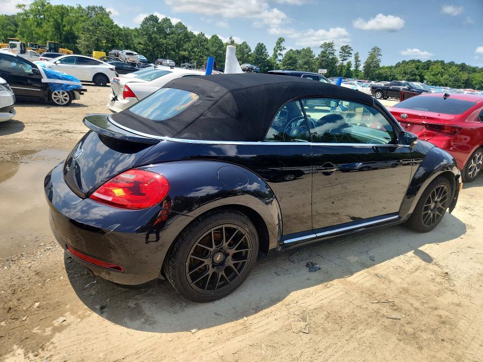 Photo 3 from auction – 2013 VOLKSWAGEN BEETLE with VIN 3VW8T7AT6DM819607