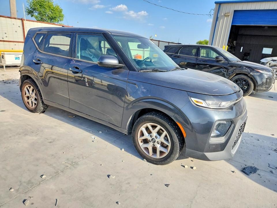 Photo 4 from auction – 2021 KIA SOUL with VIN KNDJ23AU8M7775130