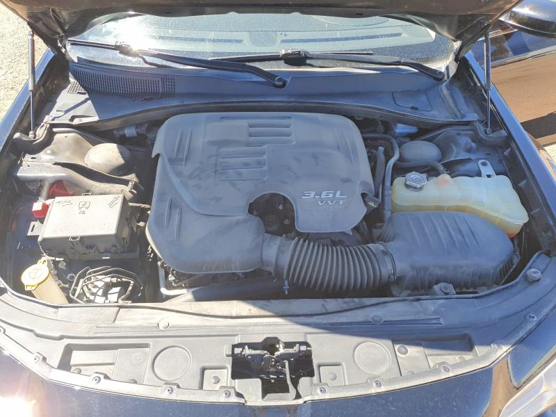 Photo 11 from auction – 2018 CHRYSLER 300 with VIN 2C3CCARGXJH143095