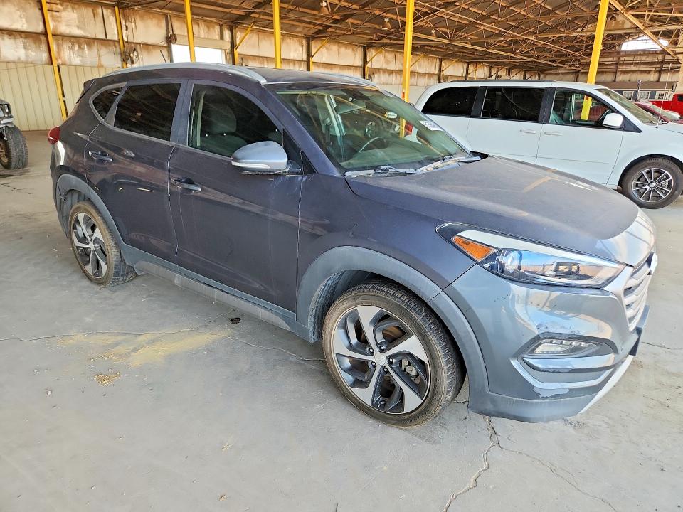 Photo 4 from auction – 2017 HYUNDAI TUCSON with VIN KM8J33A29HU377844