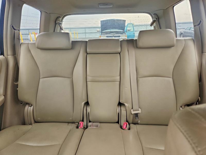 Photo 10 from auction – 2005 TOYOTA HIGHLANDER with VIN JTEEP21A650103947