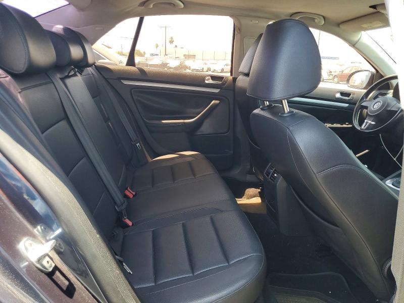 Photo 10 from auction – 2010 VOLKSWAGEN JETTA with VIN 3VWAZ7AJ4AM128165
