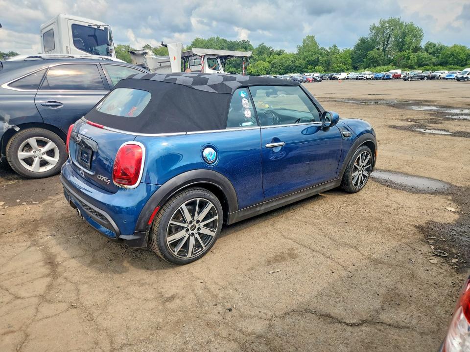 Снимка 3 от търг – 2022 MINI COOPER с VIN WMW43DL06N3N40564