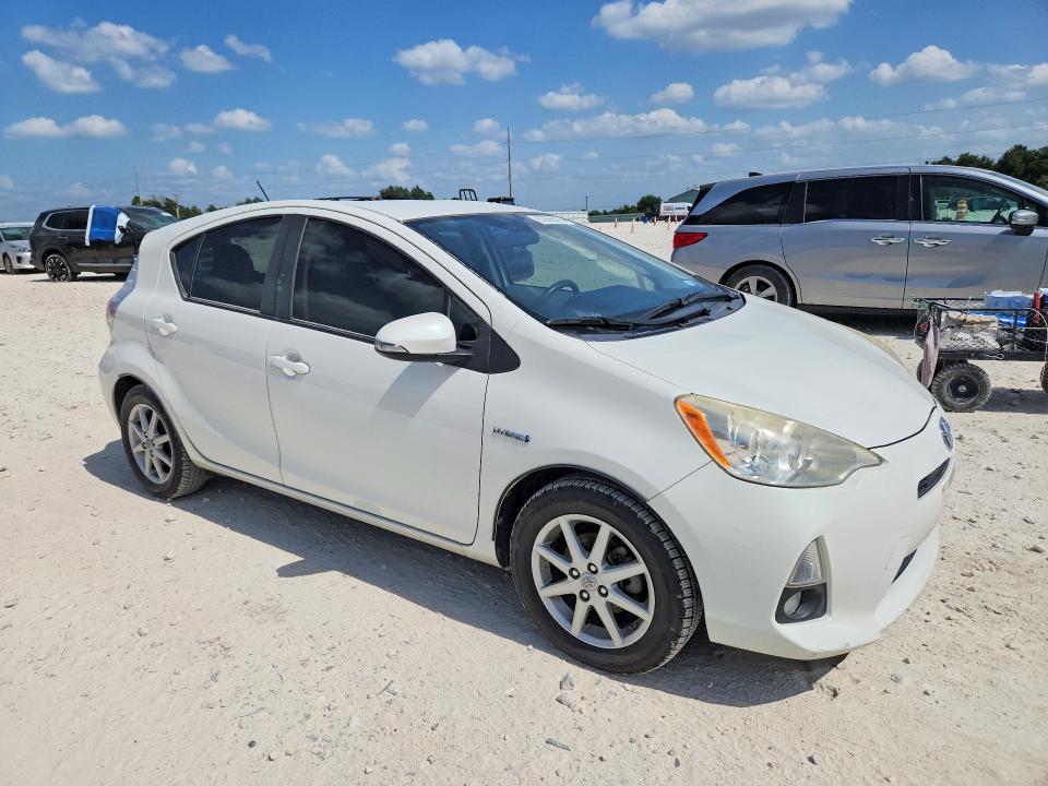 Photo 4 from auction – 2012 TOYOTA PRIUS C with VIN JTDKDTB39C1509492