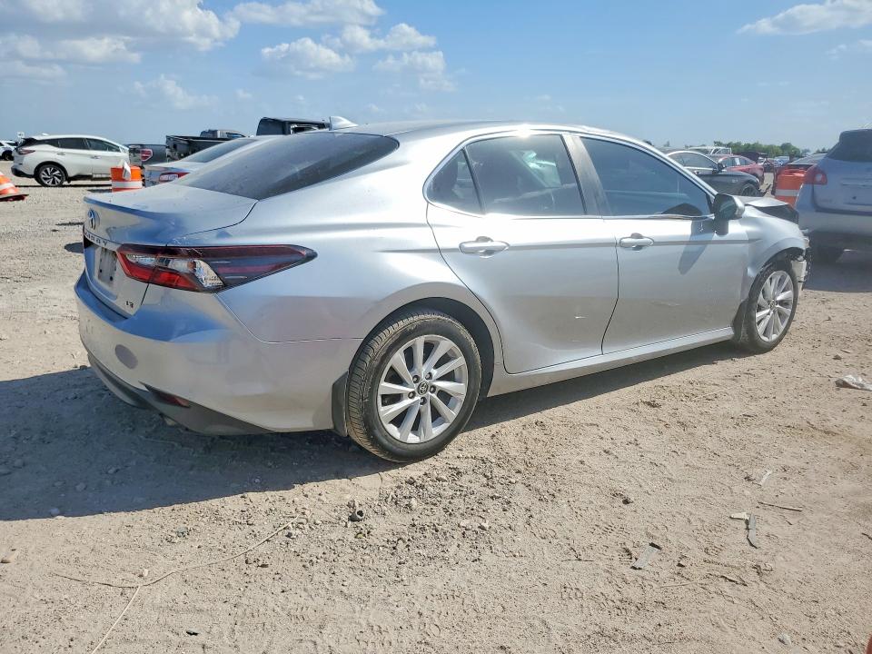 Photo 3 from auction – 2022 TOYOTA CAMRY with VIN 4T1C11AK4NU649750