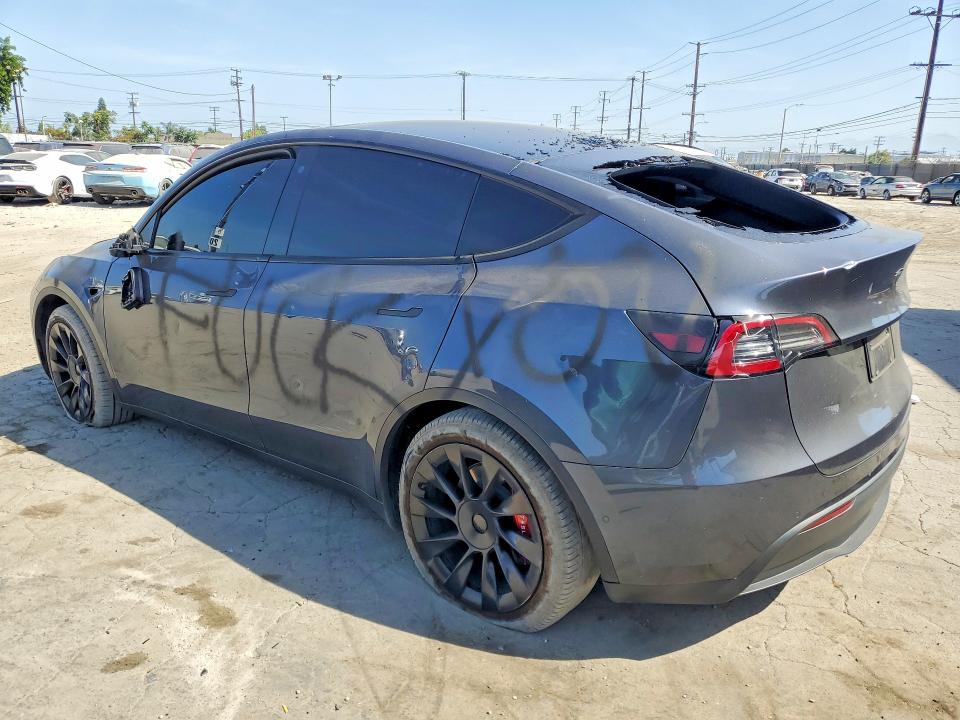Photo 2 from auction – 2020 TESLA MODEL Y with VIN 5YJYGDEF1LF000114