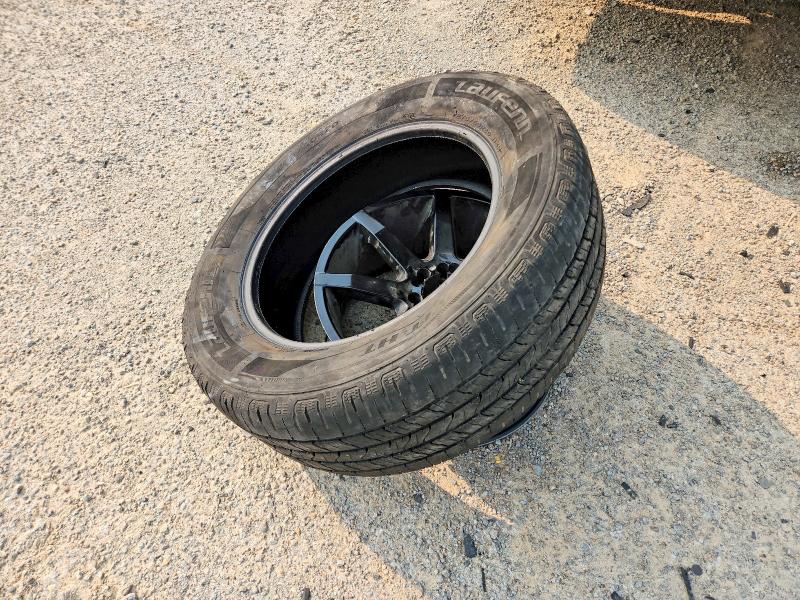 Photo 13 from auction – 2019 CHEVROLET SUBURBAN with VIN 1GNSKHKC4KR217064