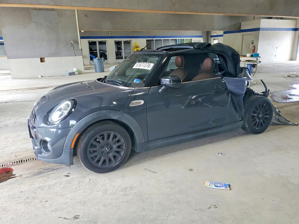 MINI COOPER 2020 with VIN WMWWJ5C03L3L10806 - Photo from auction