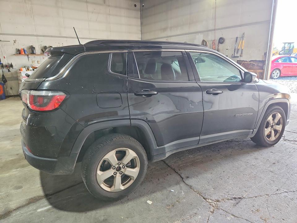Photo 3 from auction – 2018 JEEP COMPASS with VIN 3C4NJDBB2JT345205