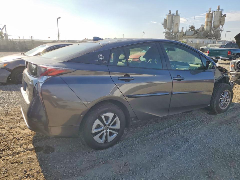 Photo 3 from auction – 2017 TOYOTA PRIUS with VIN JTDKBRFUXH3579588