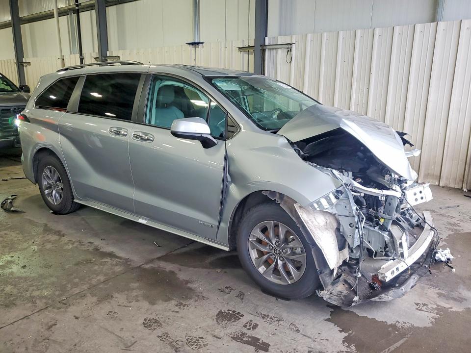 Foto 4 de la subasta – 2021 TOYOTA SIENNA con VIN 5TDYSKFCXMS032824