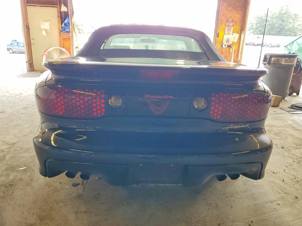 Photo 6 from auction – 2002 PONTIAC FIREBIRD with VIN 2G2FV32G722130371