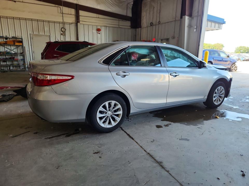 Photo 3 from auction – 2015 TOYOTA CAMRY with VIN 4T4BF1FK4FR503569