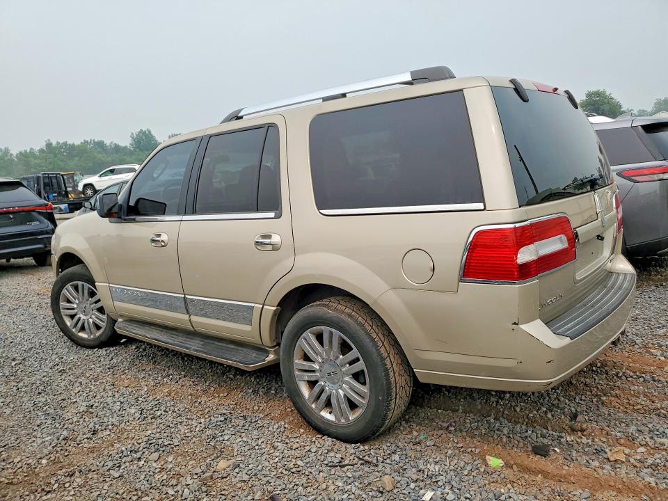 Photo 2 from auction – 2008 LINCOLN NAVIGATOR with VIN 5LMFU28528LJ06107