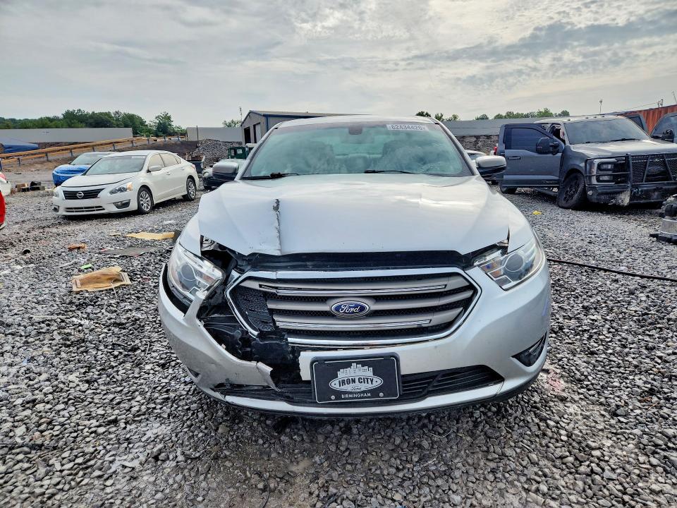 Photo 5 from auction – 2018 FORD TAURUS with VIN 1FAHP2E81JG103791