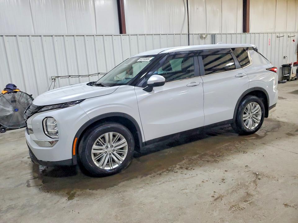 Photo 1 from auction – 2022 MITSUBISHI OUTLANDER with VIN JA4J4TA87NZ040832